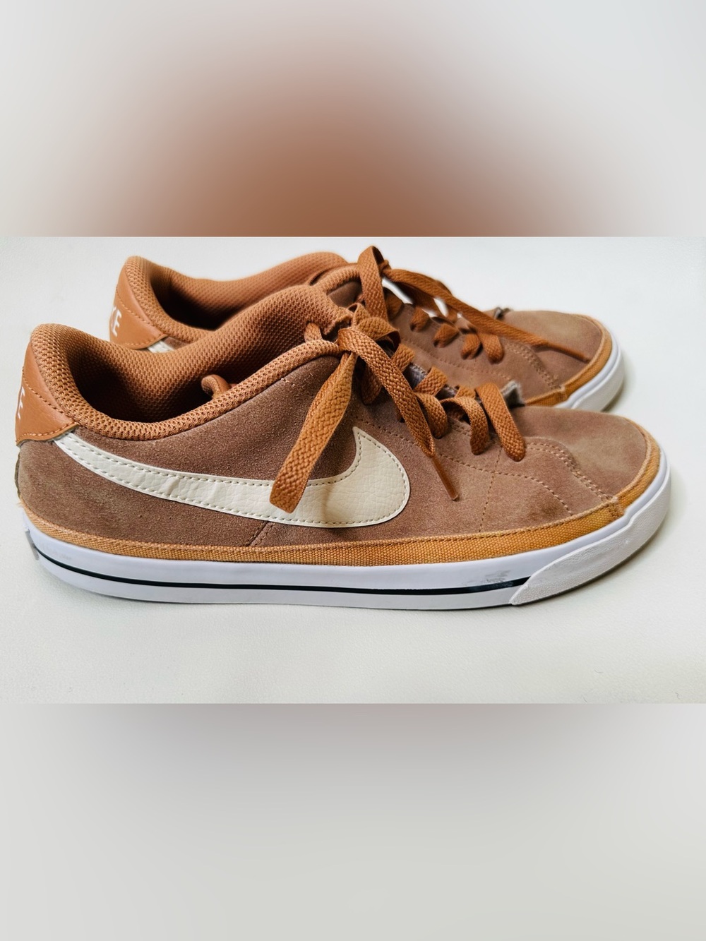 Nike Low-Top Suede Sneakers in Tan and Cream - Picture 3 of 7